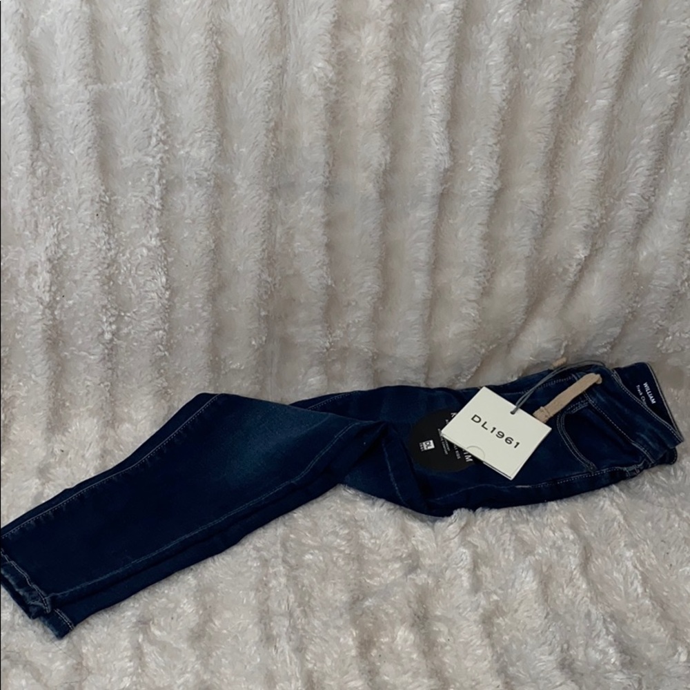 DL1961 William Track Chino